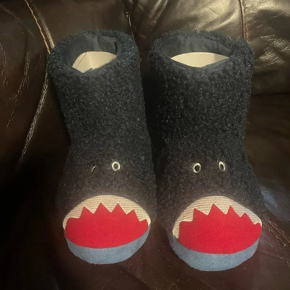Totes toasties Blue Kid Shark Slipper boots Medium 13-1 - Picture 1 of 8